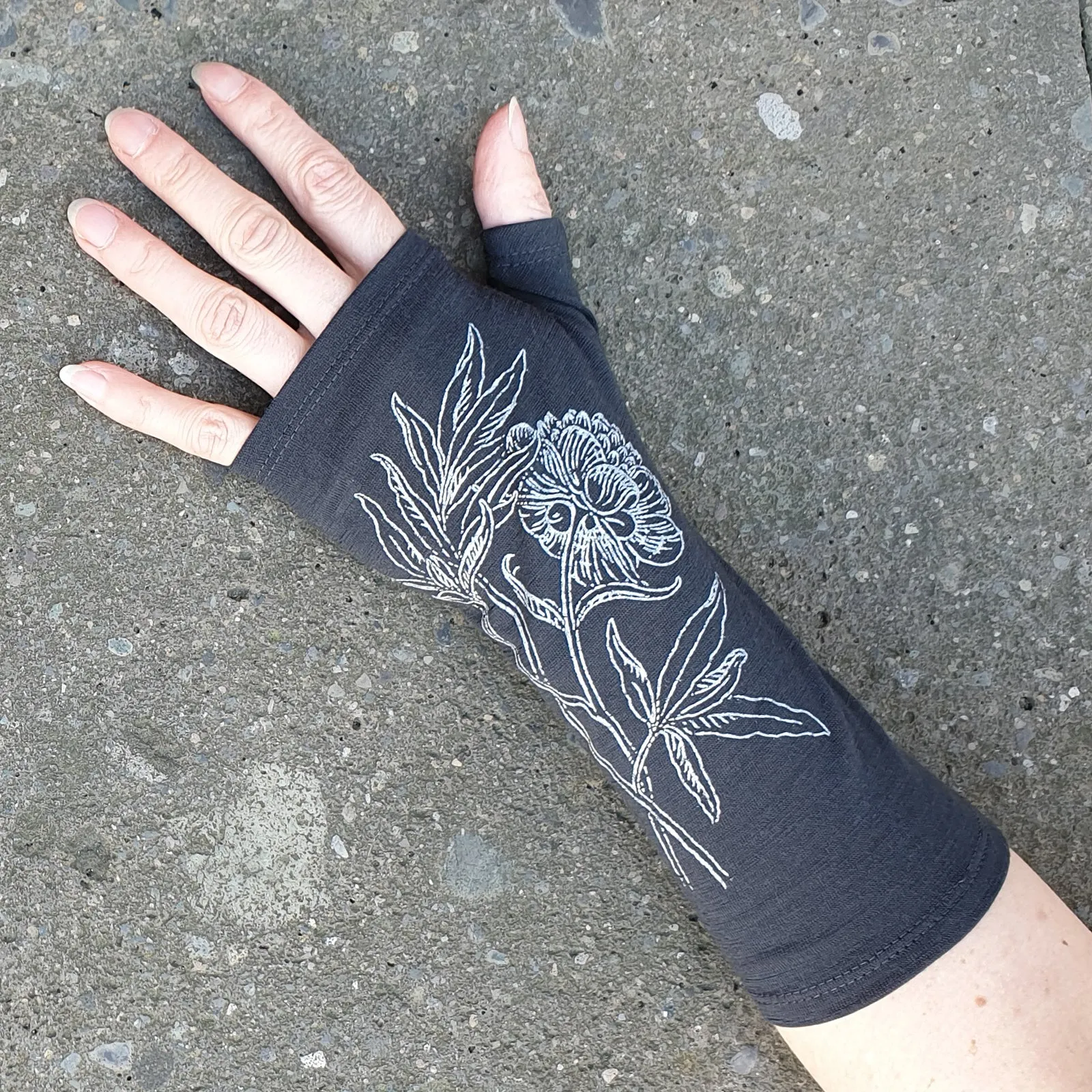 Charcoal peony printed merino fingerless gloves