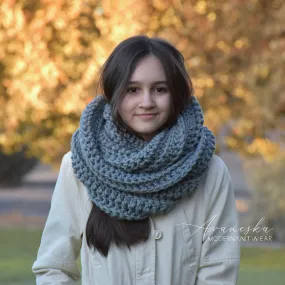 Chunky Infinity Scarf | THE ZURICH