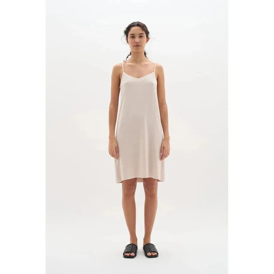 LilIW Base Slip Dress Cream