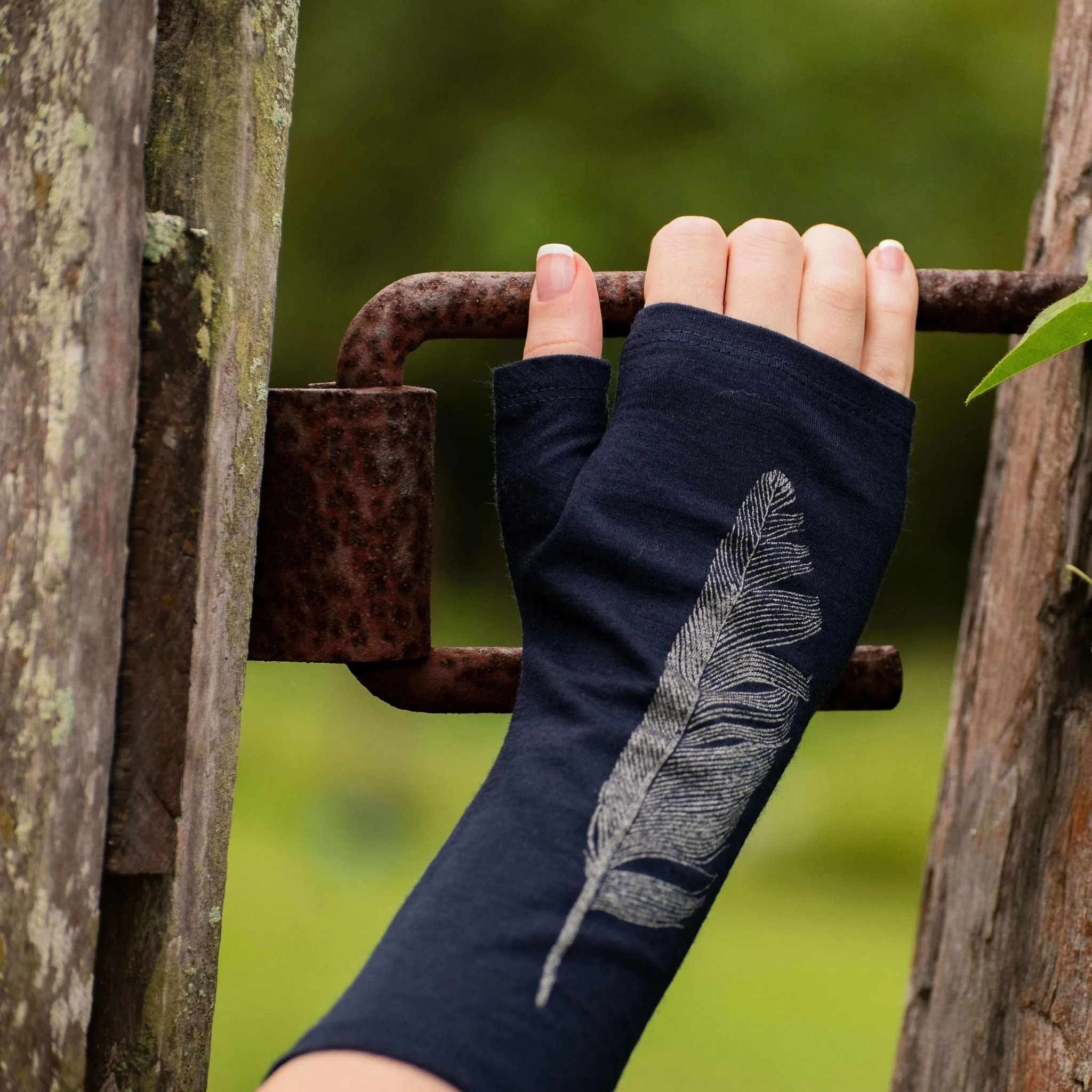 Merino Wool Gloves - Black and Silver Feather