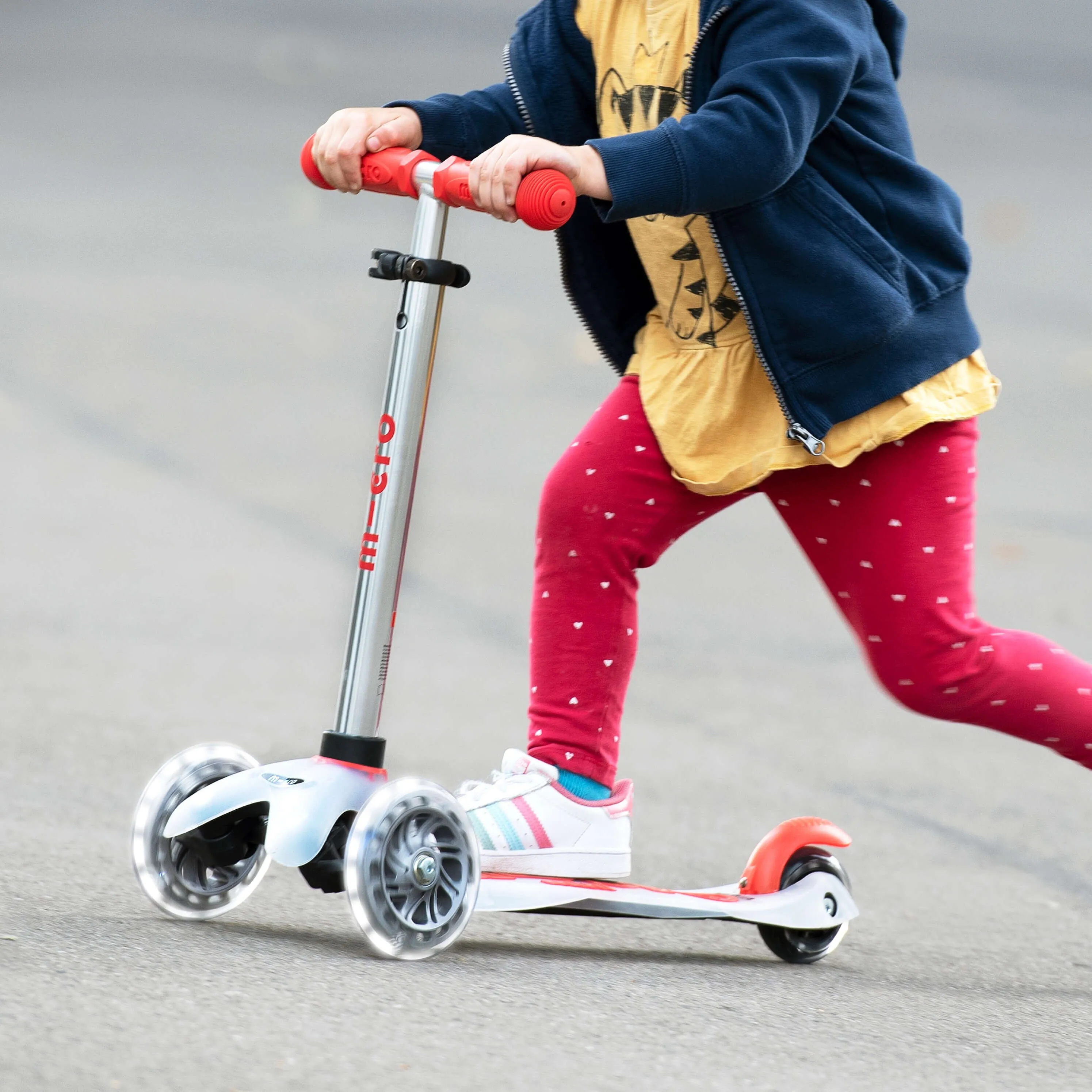 Micro Scooters Mini Micro Scooter Deluxe Flux LED Clear Deck - Red