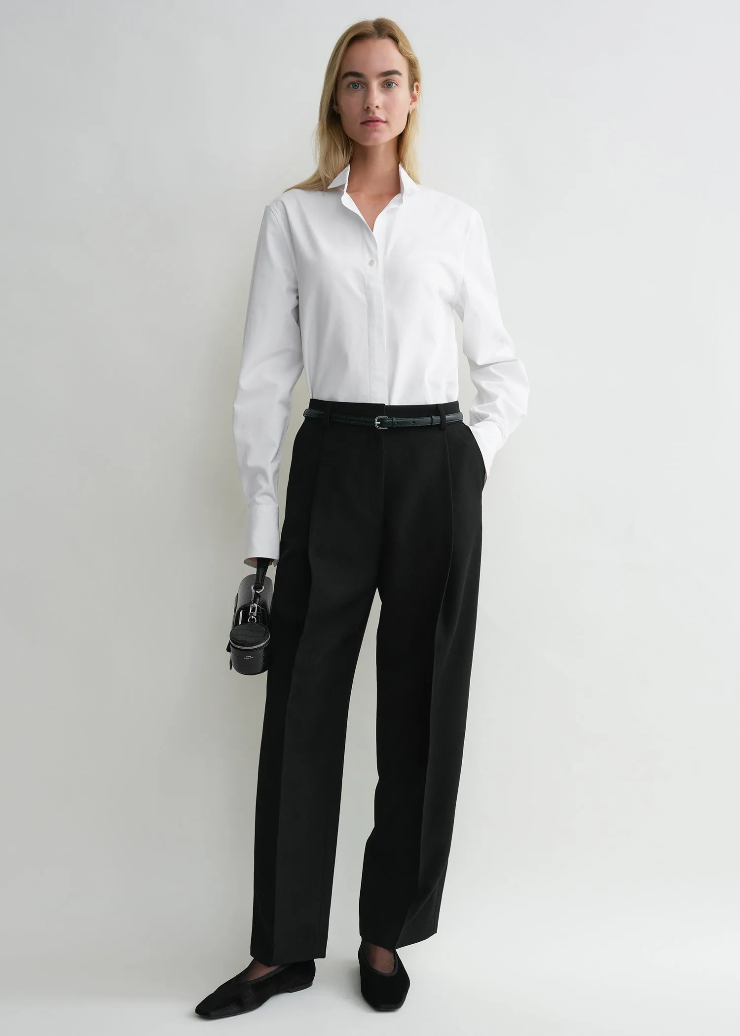 Pleated straight trousers black