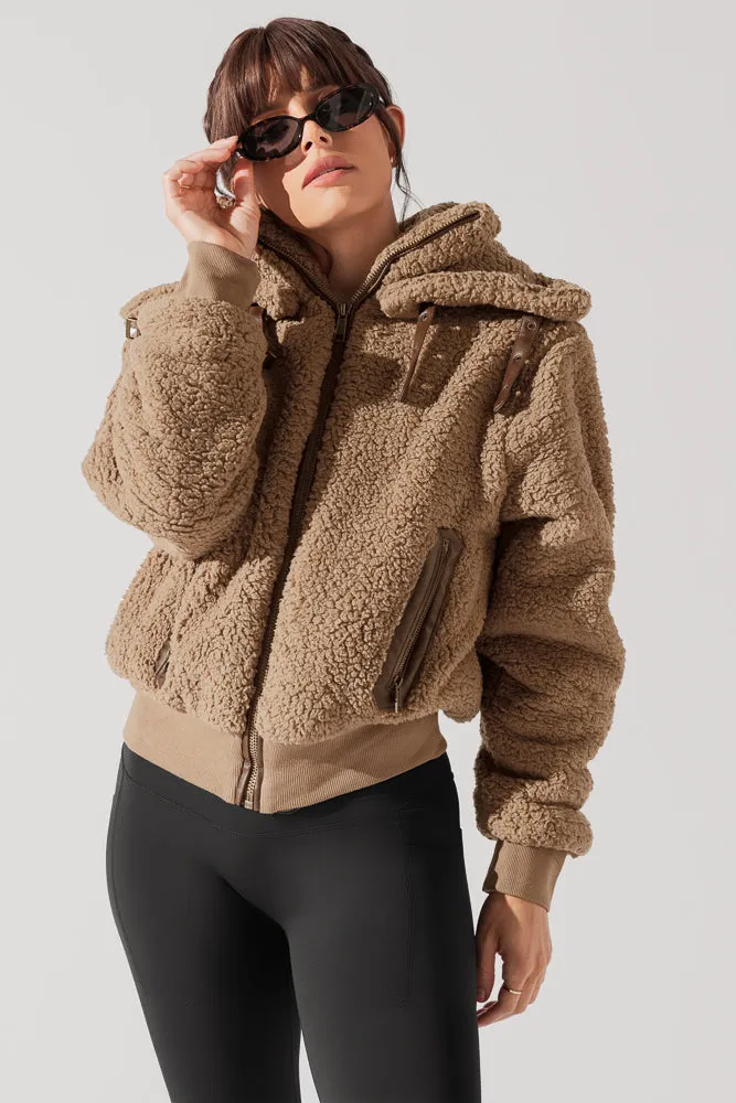 The Kinsley Bomber Jacket in Faux Sherpa - Teddy Bear Brown