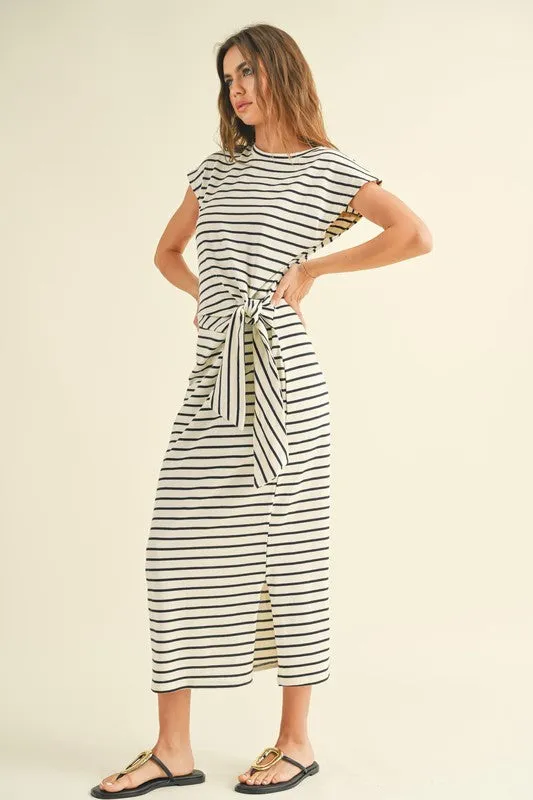 Waitlist 2/5 ♥ Avril Short Sleeve Knot Stripe Print Midi Dress White